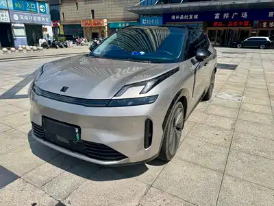 Lynk & Co 08 EM-P 2023