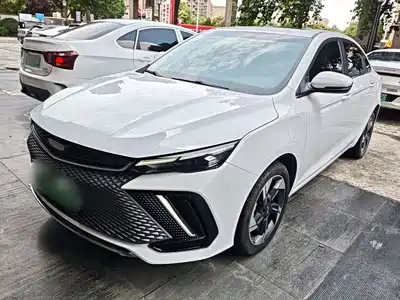 Geely Emgrand L HiP 2022