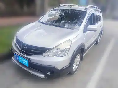 Nissan Livina 2013