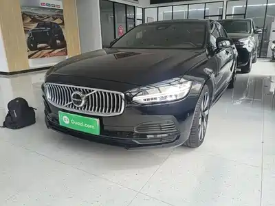 Volvo S90 Plug-in Hybrid 2024