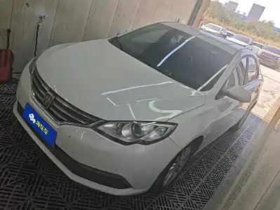 Roewe 360 2015