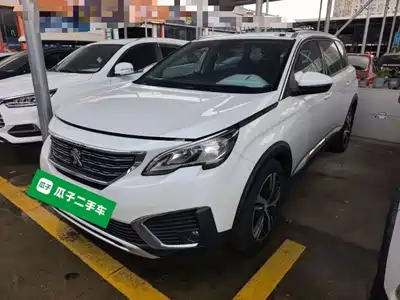 Peugeot 5008 2021