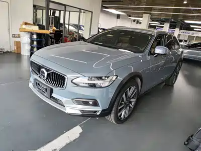 Volvo V90 2023