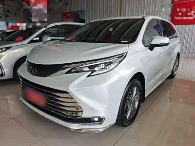 Toyota Sienna 2025