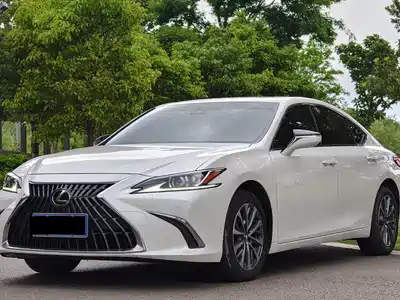 Lexus ES 2023