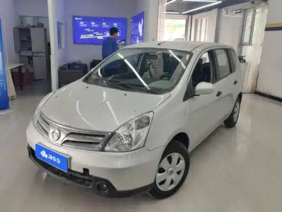Nissan Livina 2011