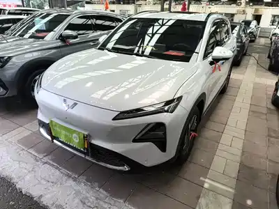 Wuling Motors Starlight S 2025