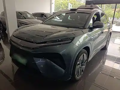 BYD Tang L 2025