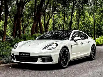 Porsche Panamera 2021