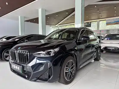 BMW iX1 2024