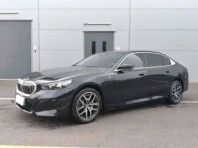 BMW i5 2025