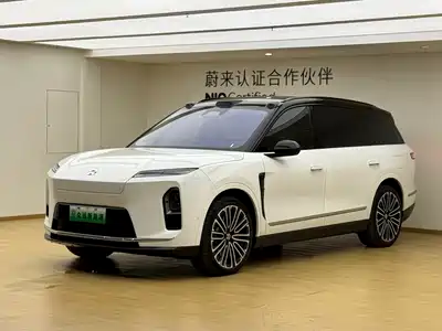 NIO ES8 2025