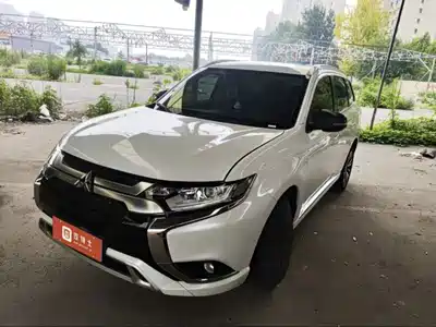 Mitsubishi Outlander 2022