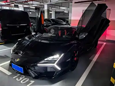 Lamborghini Revuelto 2025