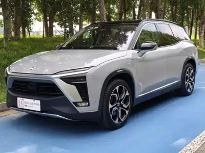 NIO ES8 2021