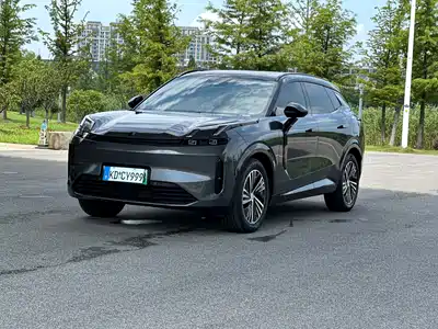Lynk & Co 08 EM-P 2024