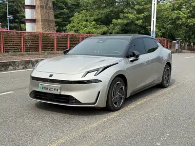 Lynk & Co 07 EM-P 2025