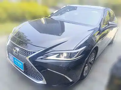 Lexus ES 2019