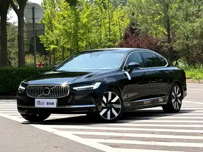 Volvo S90 Plug-in Hybrid 2024