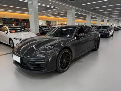 Porsche Panamera 2021