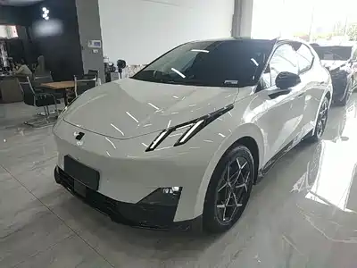 Lynk & Co Z20 2025