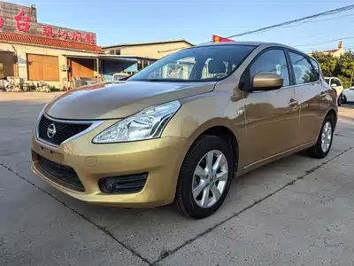 Nissan Tiida 2015