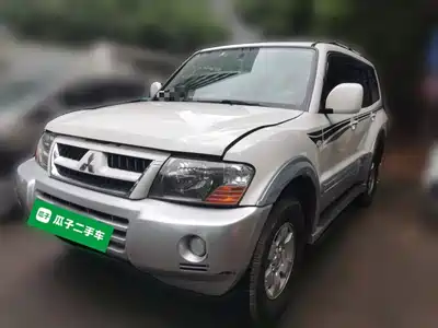 Mitsubishi Pajero 2015