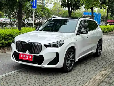 BMW iX1 2025