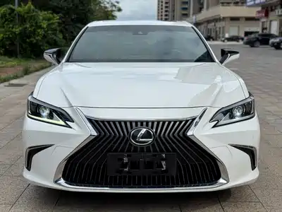 Lexus ES 2019