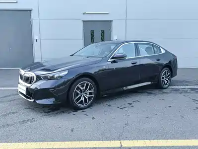 BMW i5 2025