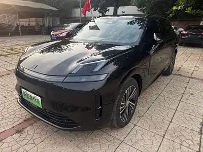 Lynk & Co 08 EM-P 2024