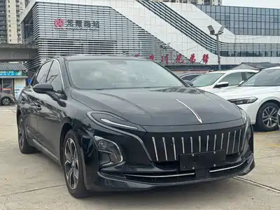 Hongqi E-QM5 2022