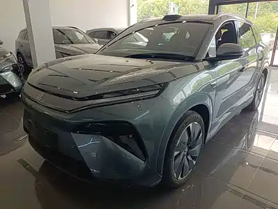 BYD Tang L 2025