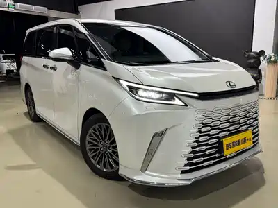 Lexus LM 2026