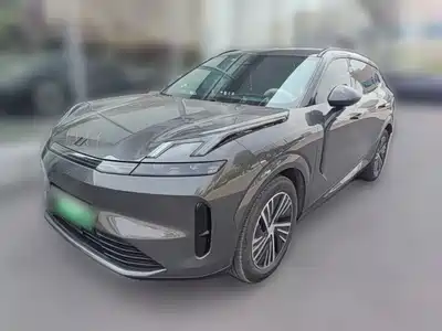 Lynk & Co 08 EM-P 2023