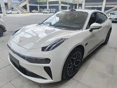 ZEEKR 001 2025