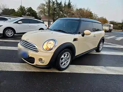 MINI CLUBMAN 2014