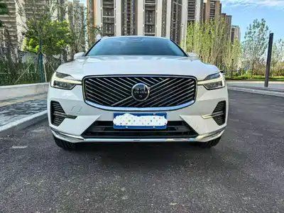 Volvo XC60 2025