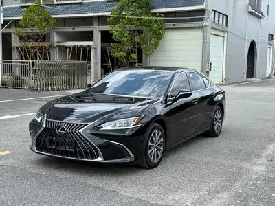 Lexus ES 2024
