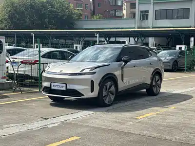 Lynk & Co 08 EM-P 2024
