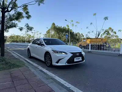 Lexus ES 2024