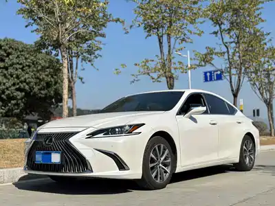 Lexus ES 2020