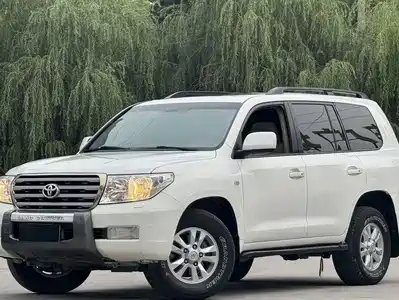 Toyota Land Cruiser 2011