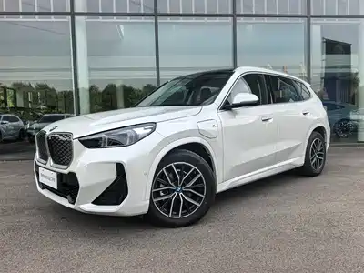 BMW iX1 2025