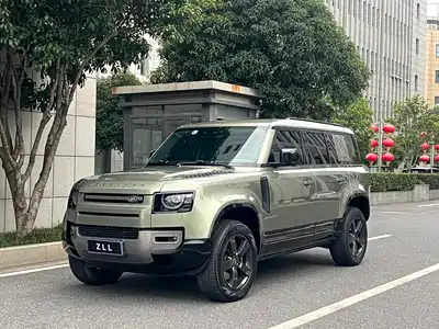 Land Rover Defender 2022