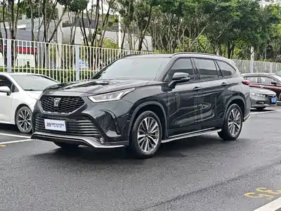 Toyota Crown Kluger 2024