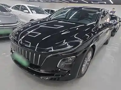 Hongqi E-QM5 2024