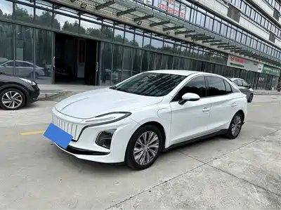 Hongqi E-QM5 2023