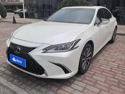 Lexus ES 2022