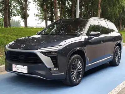 NIO ES8 2021